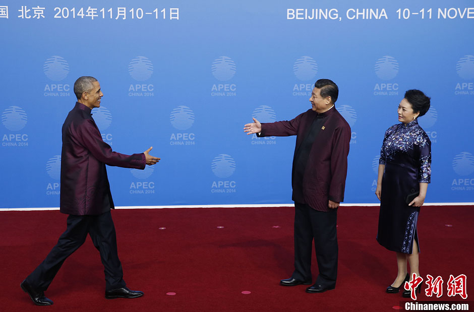 圖為習(xí)近平夫婦歡迎美國總統(tǒng)奧巴馬。中新社發(fā) 杜洋 攝