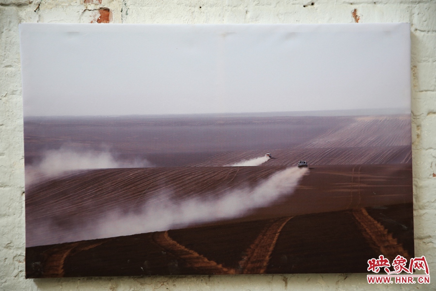 賽車的世界、更是男人的世界。圖為部分參展攝影作品。