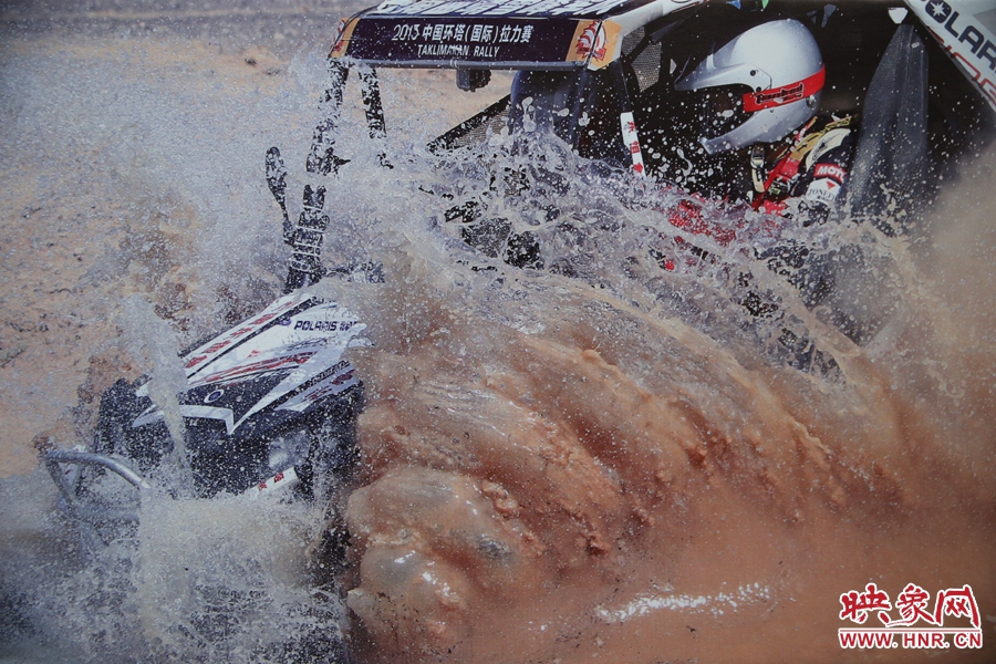 賽車的世界、更是男人的世界。圖為部分參展攝影作品。