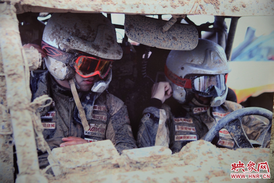 賽車的世界、更是男人的世界。圖為部分參展攝影作品。