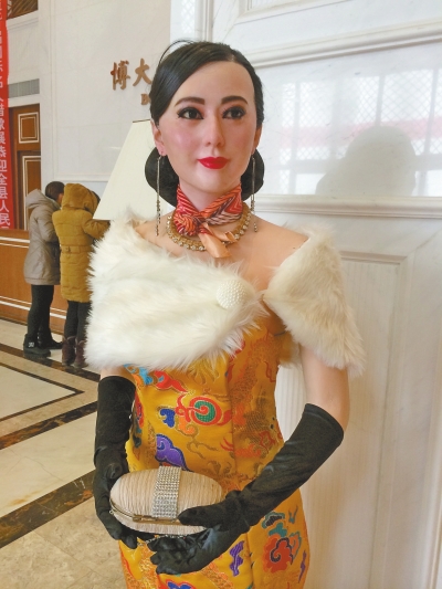 若不是這身似是而非的衣服，你能認出這是范冰冰嗎？