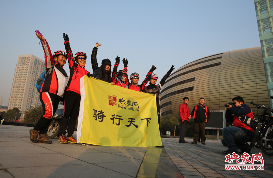 映象網騎行天下的車友，快樂寫在臉上