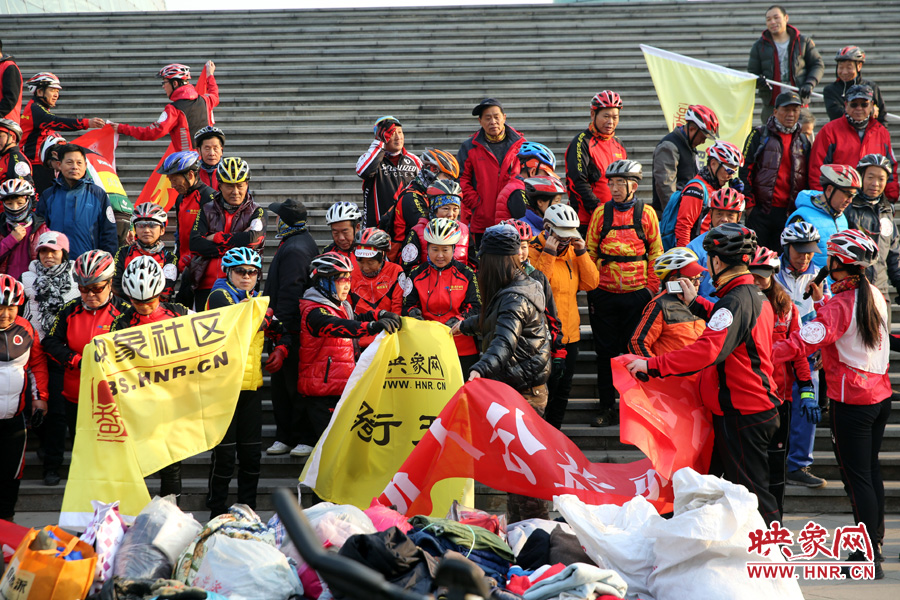 獻愛心、騎行天下，映象網騎行車友樂翻天