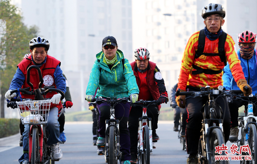 獻愛心、騎行天下，映象網騎行車友樂翻天