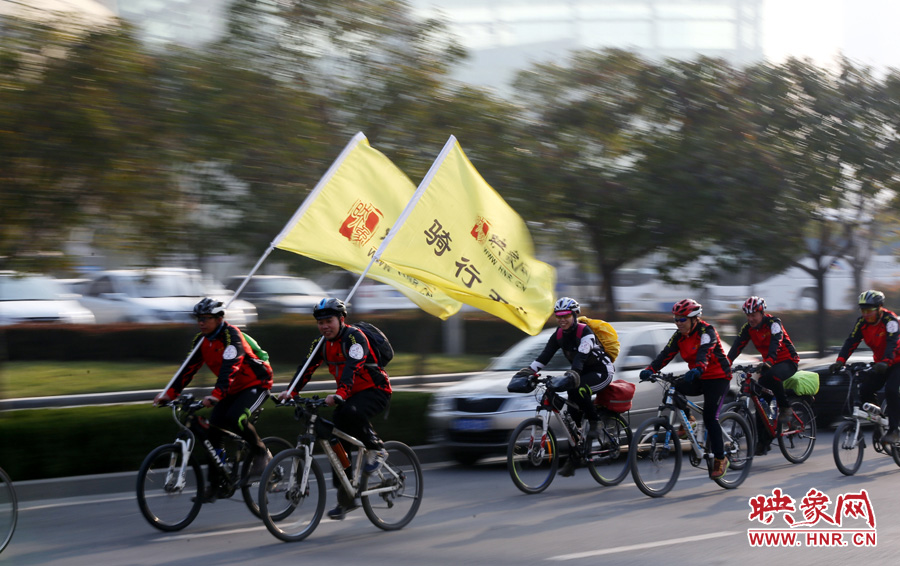 獻愛心、騎行天下，映象網騎行車友樂翻天