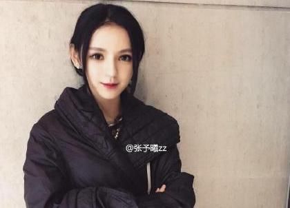 國民老公王思聰?shù)木p聞女友張予曦，93年