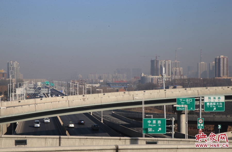 西三環(huán)與隴海高架立交出入口。