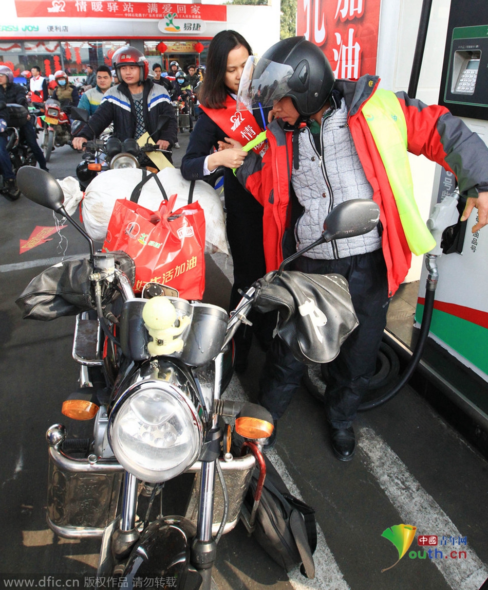 今年廣東、廣西兩省共193座中石化油站將為返鄉(xiāng)車主提供“6+X”免費(fèi)服務(wù)，并將為1萬名“返鄉(xiāng)摩騎”免
