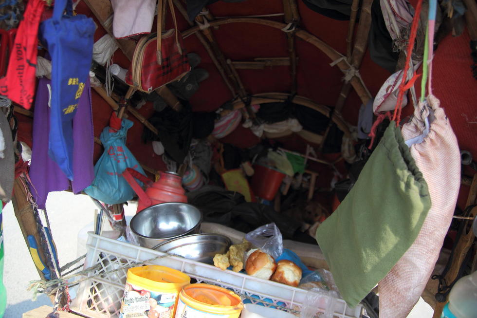 山東花甲老人為尋妻 拉“房車”四海為家 山東花甲老人為尋妻 拉“房車”四海為家