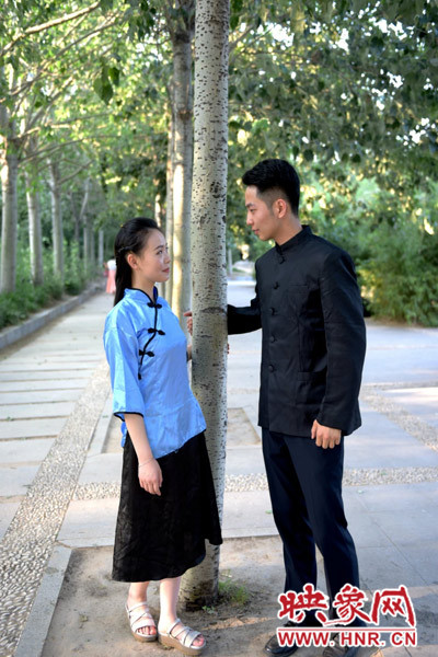 輕輕的凝視，勝卻了千言萬語。