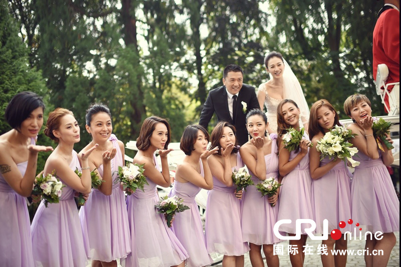 李小冉比利時(shí)辦婚禮 朱丹、鐘欣潼、應(yīng)采兒做伴娘