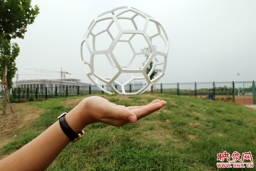 托”足球“。