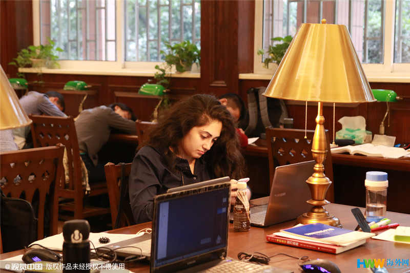 重慶大學(xué)改造翻新的“民國(guó)風(fēng)圖書館”走紅網(wǎng)絡(luò)，引得無數(shù)網(wǎng)友點(diǎn)贊