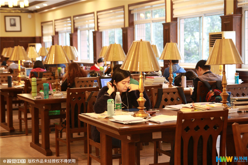 重慶大學(xué)改造翻新的“民國(guó)風(fēng)圖書館”走紅網(wǎng)絡(luò)，引得無數(shù)網(wǎng)友點(diǎn)贊