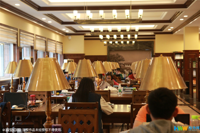 重慶大學(xué)改造翻新的“民國(guó)風(fēng)圖書館”走紅網(wǎng)絡(luò)，引得無數(shù)網(wǎng)友點(diǎn)贊