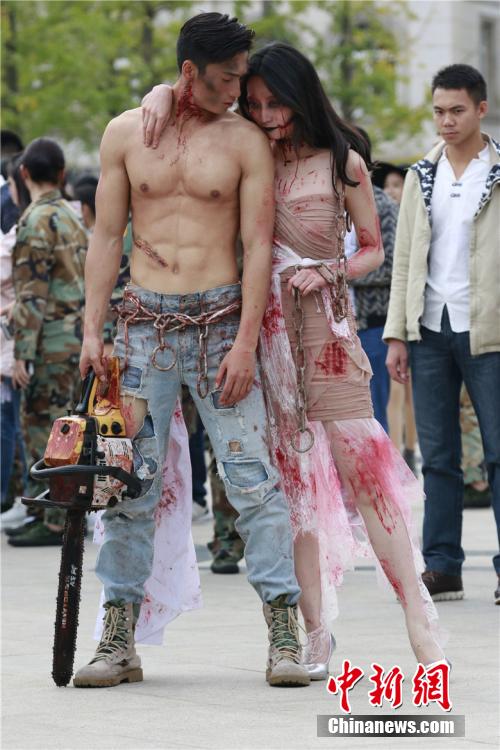 男神教師扮“鬼”學生稱其為“史上顏值最高男鬼”。何浠 攝