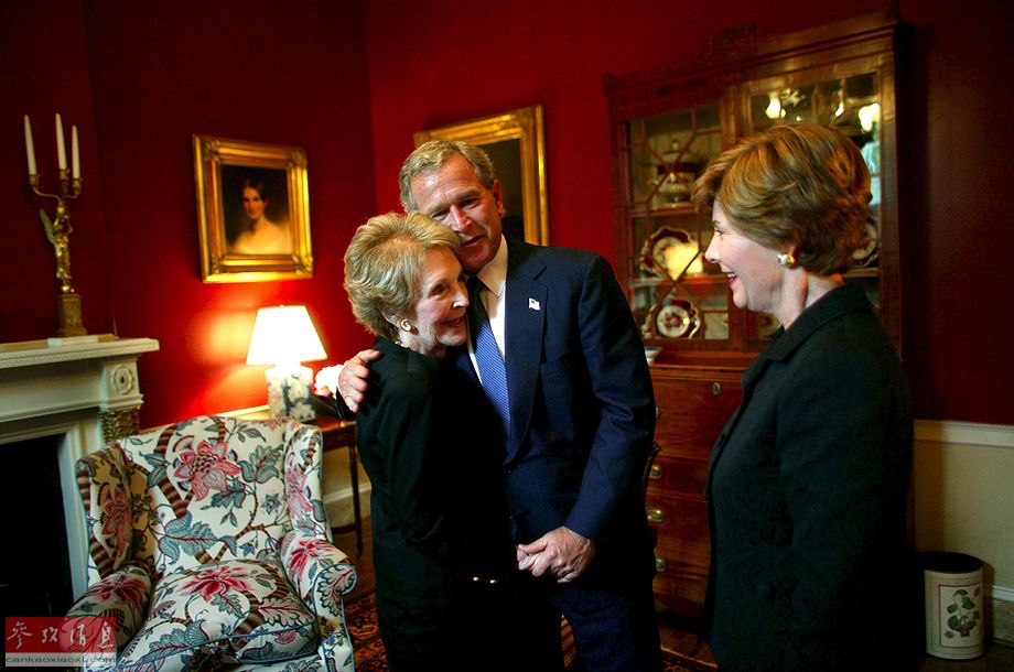 各國(guó)領(lǐng)導(dǎo)人退休后都干啥？小布什刷盤布朗教書