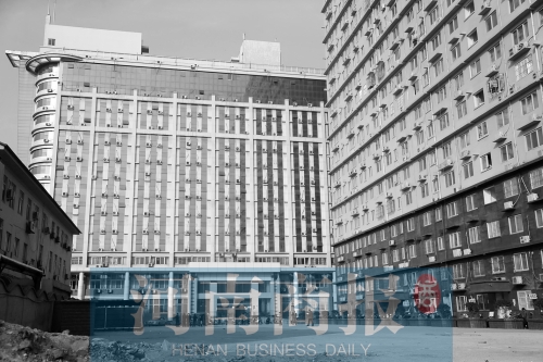 因購房尾款沒有交齊，鄭州一小區(qū)多戶業(yè)主的生活用水被停掉，有的連續(xù)半個(gè)月沒水吃。