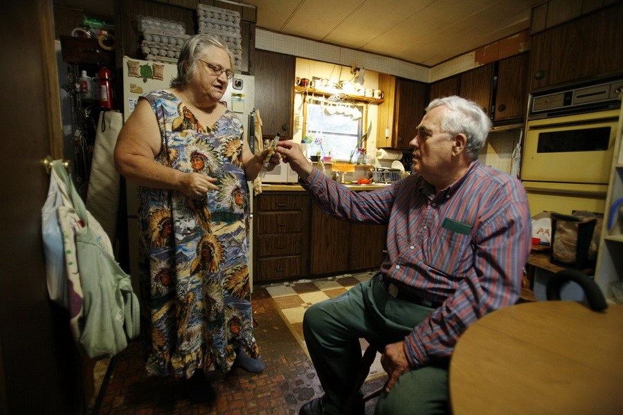 9年前，里克在聽說奧德塞的生活陷入困境后又讓她回來和自己一起住。