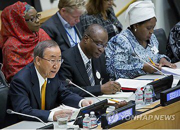 為應對埃博拉疫情，秘書長潘基文主持召開高級別會議。