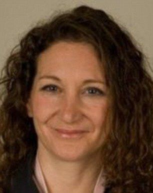 世衛(wèi)組織流感專家芒福德博士指出，H5N8病毒有可能會(huì)傳染給人。