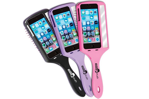 圖為美國(guó)公司推出的自拍美發(fā)梳。