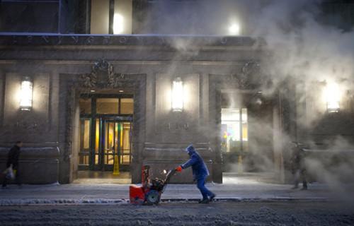 特大暴風(fēng)雪襲擊美國東北部，多州進入緊急狀態(tài)。