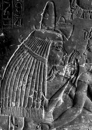 墓中壁畫顯示，馬婭把年幼的圖坦卡蒙抱在膝上。