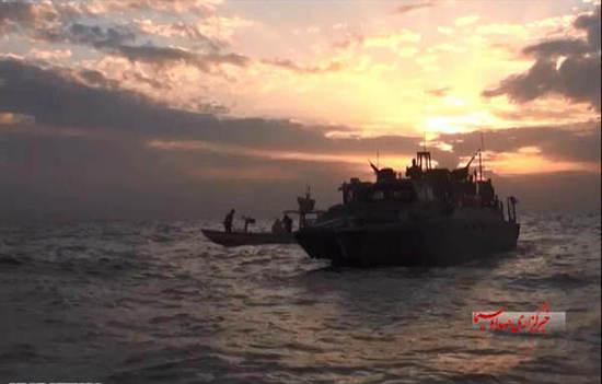 圖為被伊朗俘獲美軍艦艇。