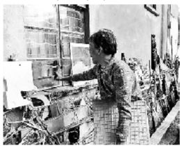 老人家中被盜四次，因而如此來保護(hù)自己