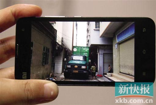 吳師傅的貨車(chē)被迫停留在現(xiàn)場(chǎng)幾天。