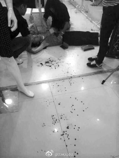 吉林延吉男子商場(chǎng)砍人致2死 家屬稱(chēng)其有抑郁癥史