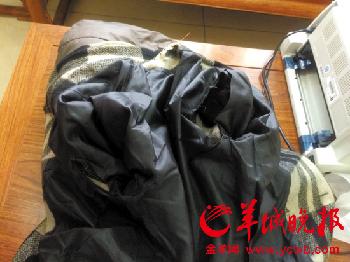 年邁體弱，一些老人家中衣物多年未洗，又舊又破