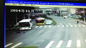 老人倒在路上，最終不治