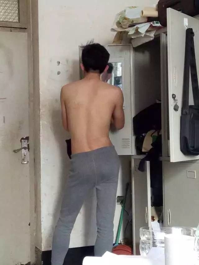 這個學(xué)校的男生宿舍火了！女同學(xué)都喊著要嫁