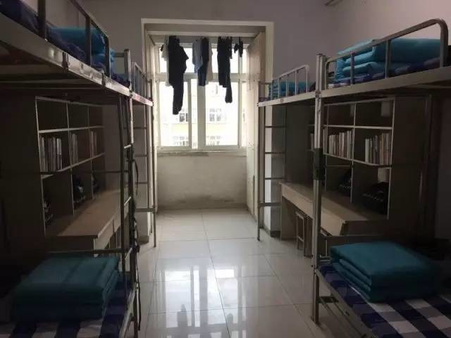 這個學(xué)校的男生宿舍火了！女同學(xué)都喊著要嫁