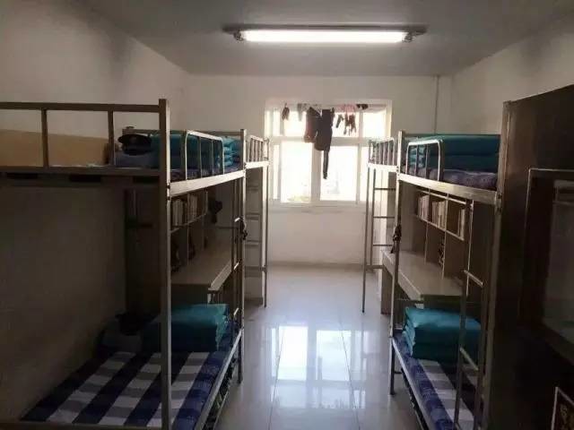 這個學(xué)校的男生宿舍火了！女同學(xué)都喊著要嫁