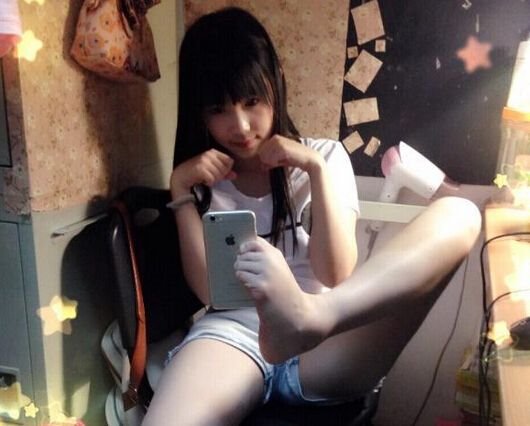 妹子們每周花至少五小時(shí)自拍，到底是為啥？