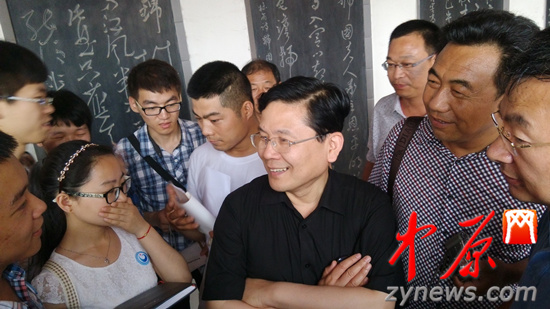 余光中、汪國(guó)真做客杜甫故里 共話詩圣家國(guó)情懷