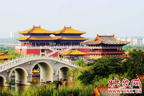 美不勝收 爬山、游園、賞奇觀（組圖）