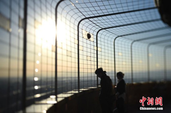 北京多舉措保障APEC會議期間空氣質量 藍天綻放