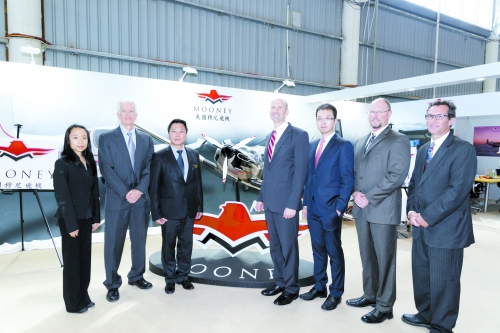 　　在今年的珠海航展上,河南人民看到一個熟悉的國際飛機(jī)品牌——美國穆尼飛機(jī)。