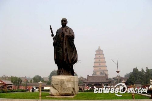 樹立于大雁塔前的唐玄奘像,他是中印兩國(guó)悠久交流史的代表人物。