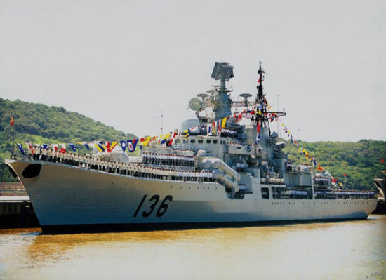 資料圖：東海艦隊的杭州號驅(qū)逐艦。