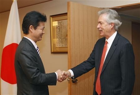 10月15日上午，日本外相玄葉光一郎與到訪的美國常務(wù)助理國務(wù)卿伯恩斯在日外務(wù)省舉行了會(huì)談。