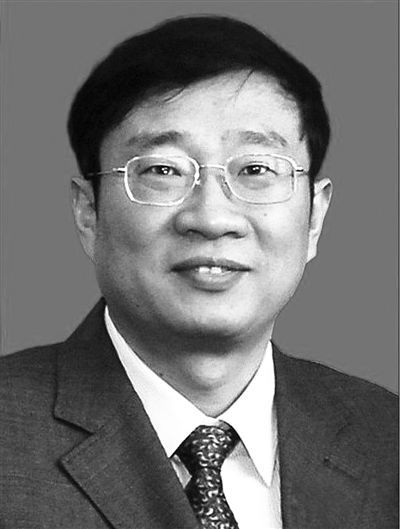 殲-15飛機研制現(xiàn)場總指揮羅陽，因突發(fā)急性心梗殉職，享年51歲