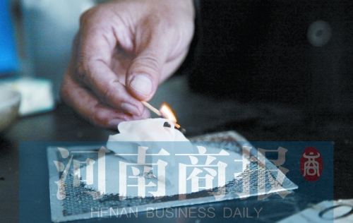 實(shí)驗(yàn)中，面膜不能被引燃