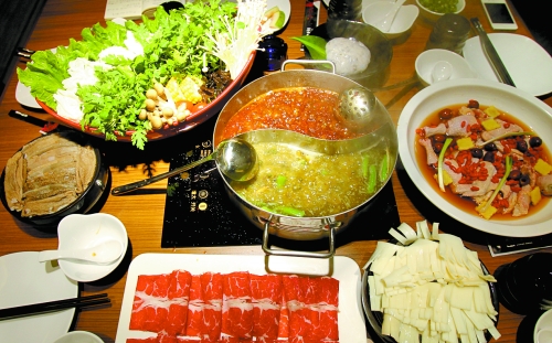 山西火鍋店爆炸事件后，鄭州用電磁爐的火鍋店生意火爆。