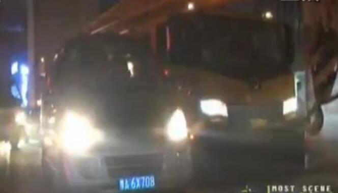 撞了車還打人 這是誰在胡鬧？