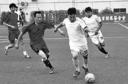 專為本屆賽事而組建的鄭州第九人民醫(yī)院隊，是該院歷史上第一支足球隊